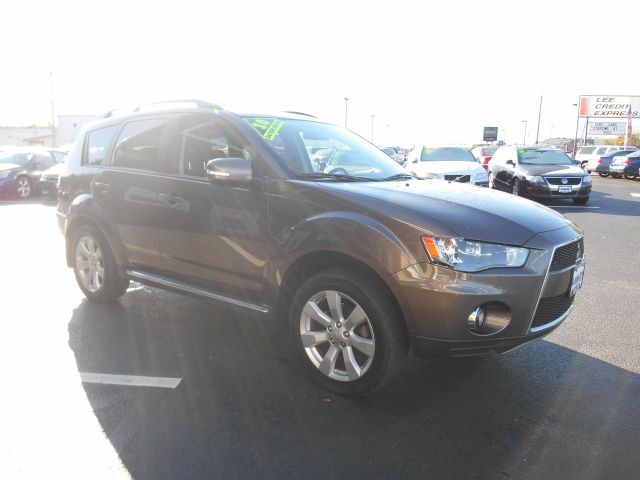 2010 Mitsubishi Outlander EX-L W/ DVD System