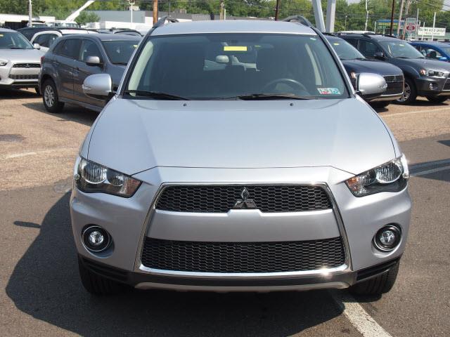 2011 Mitsubishi Outlander SE