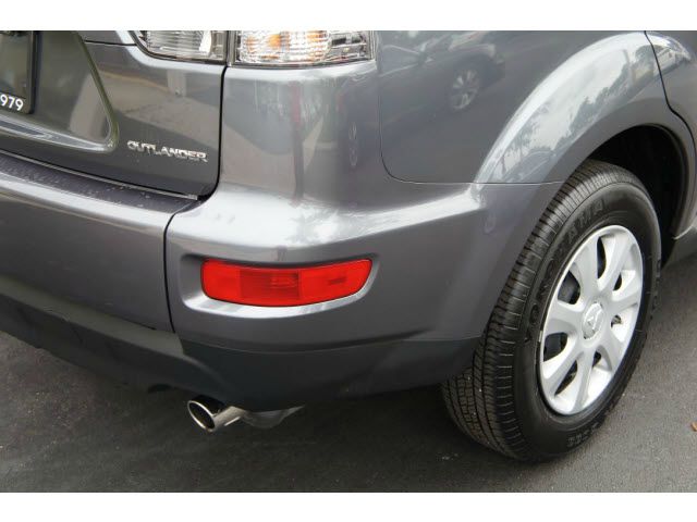 2012 Mitsubishi Outlander Megacab SLT, Hemi, Nerf Bars