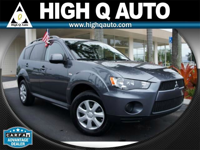 2012 Mitsubishi Outlander Megacab SLT, Hemi, Nerf Bars