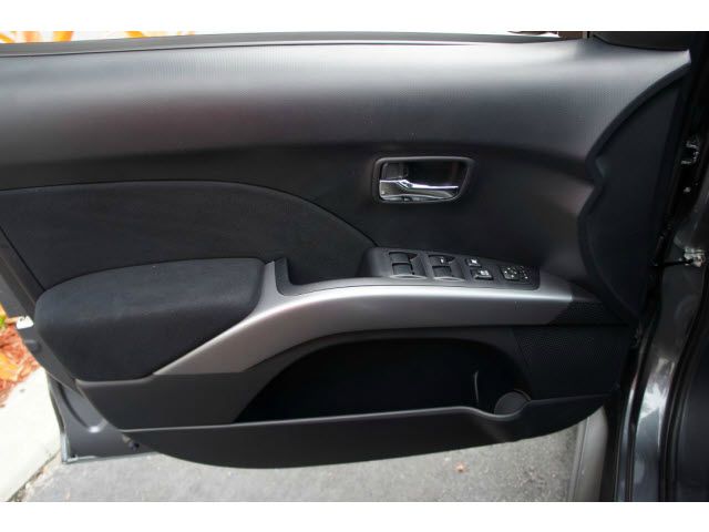 2012 Mitsubishi Outlander Megacab SLT, Hemi, Nerf Bars