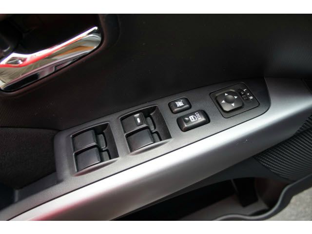 2012 Mitsubishi Outlander Megacab SLT, Hemi, Nerf Bars