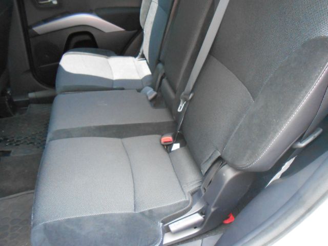 2013 Mitsubishi Outlander AWD Van