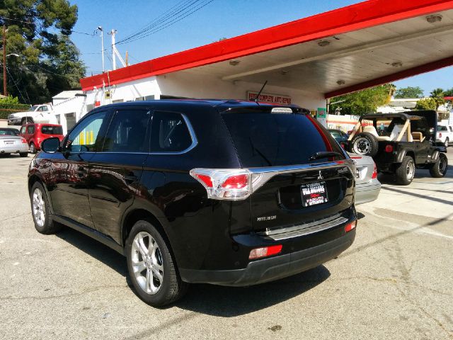 2014 Mitsubishi Outlander 40 Aniversary