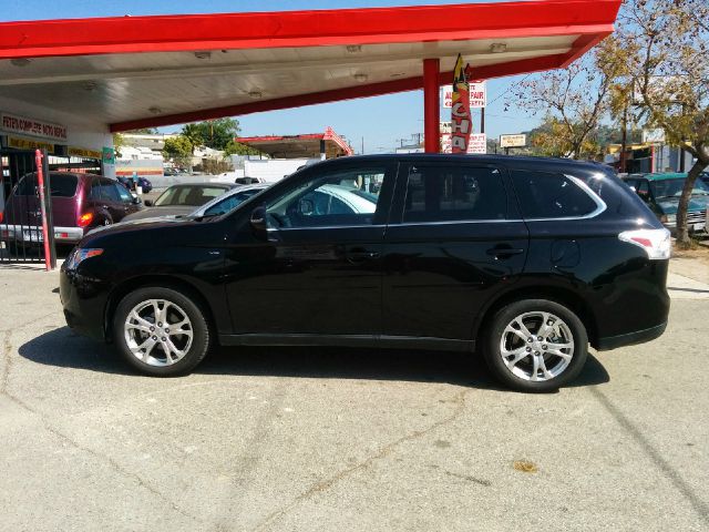 2014 Mitsubishi Outlander 40 Aniversary