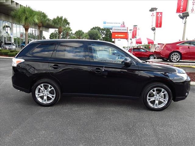 2014 Mitsubishi Outlander 2WD 15