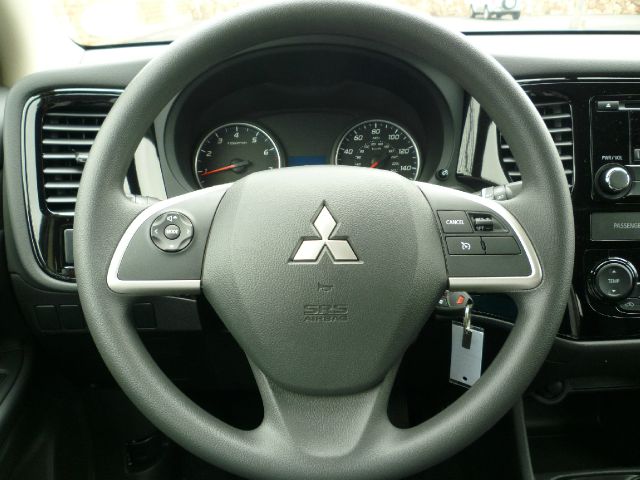 2014 Mitsubishi Outlander Unknown