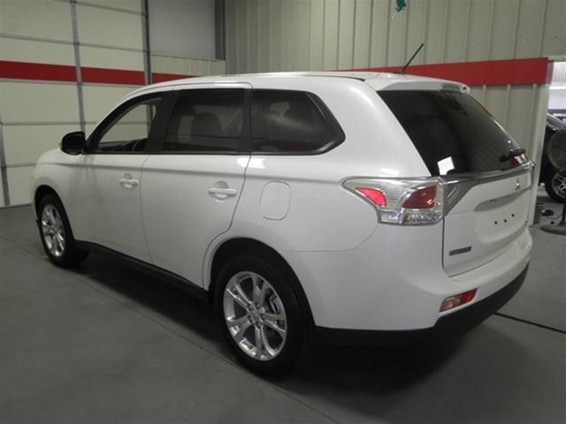 2014 Mitsubishi Outlander SE