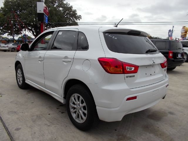 2011 Mitsubishi Outlander Sport Megacab SLT, Hemi, Nerf Bars