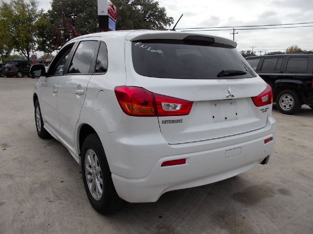 2011 Mitsubishi Outlander Sport Megacab SLT, Hemi, Nerf Bars