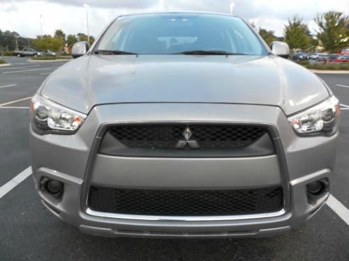 2011 Mitsubishi Outlander Sport Megacab SLT, Hemi, Nerf Bars