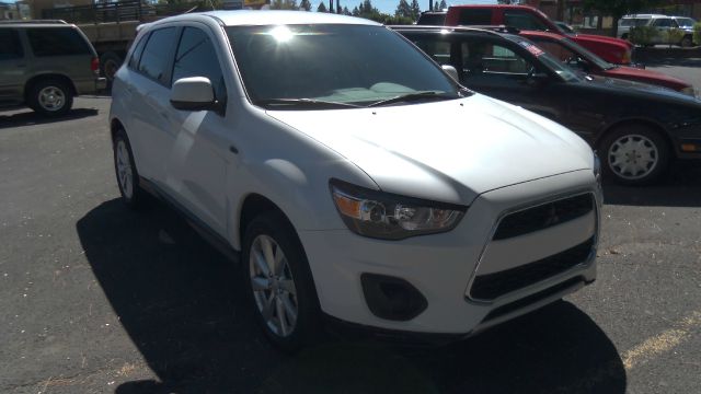 2013 Mitsubishi Outlander Sport Megacab SLT, Hemi, Nerf Bars