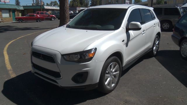 2013 Mitsubishi Outlander Sport Megacab SLT, Hemi, Nerf Bars