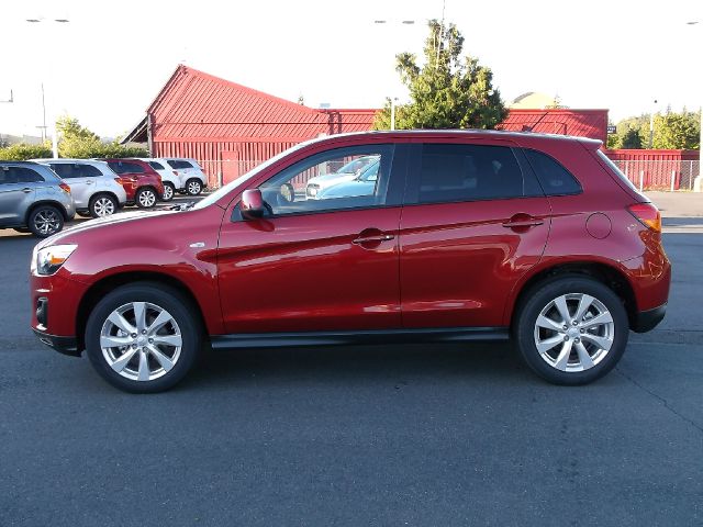 2014 Mitsubishi Outlander Sport Megacab SLT, Hemi, Nerf Bars