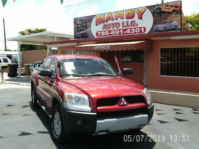 2006 Mitsubishi Raider 2010 Ford FX4
