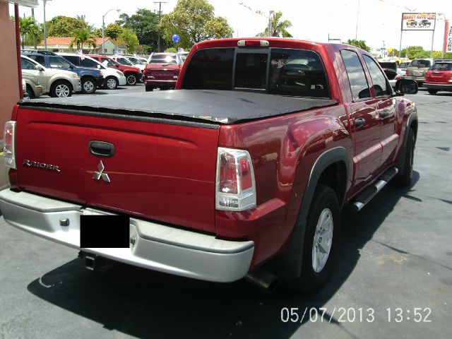 2006 Mitsubishi Raider 2010 Ford FX4