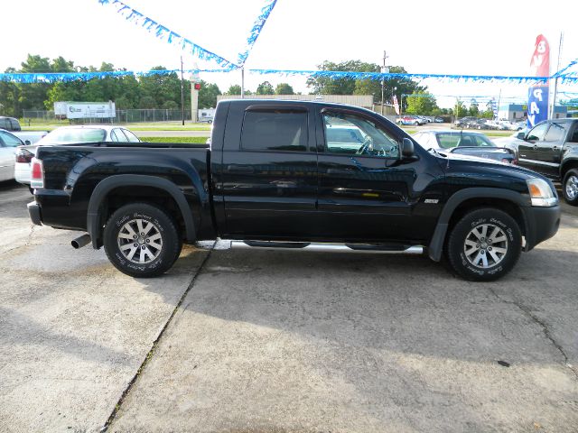 2006 Mitsubishi Raider Lariat 4 Wheel Drive
