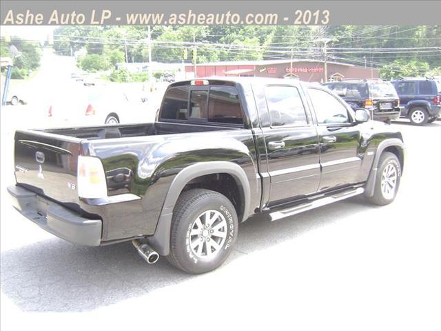 2006 Mitsubishi Raider Unknown