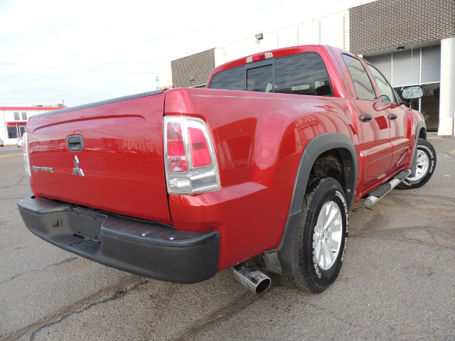 2006 Mitsubishi Raider 2010 Ford FX4