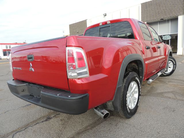 2006 Mitsubishi Raider 2010 Ford FX4