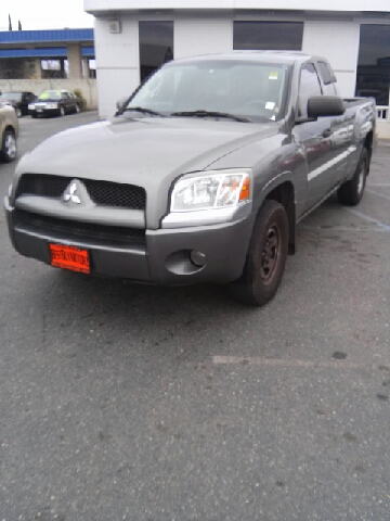 2007 Mitsubishi Raider Wagon LX