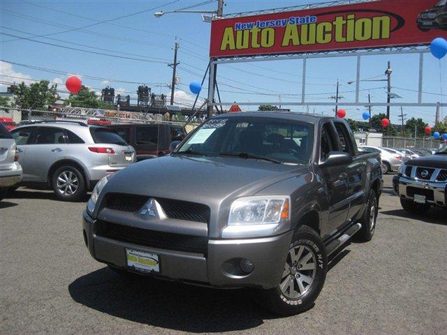 2008 Mitsubishi Raider 3500 Quadcab 4X4 SLT