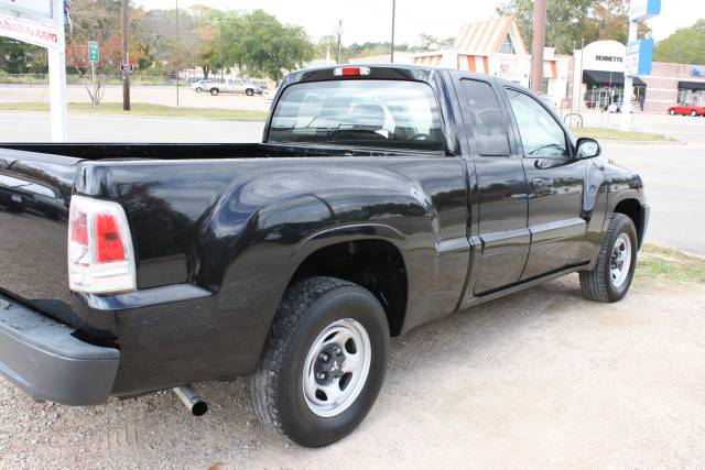 2008 Mitsubishi Raider Touring W/nav.sys