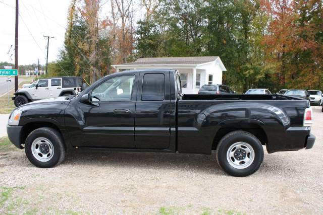 2008 Mitsubishi Raider Touring W/nav.sys