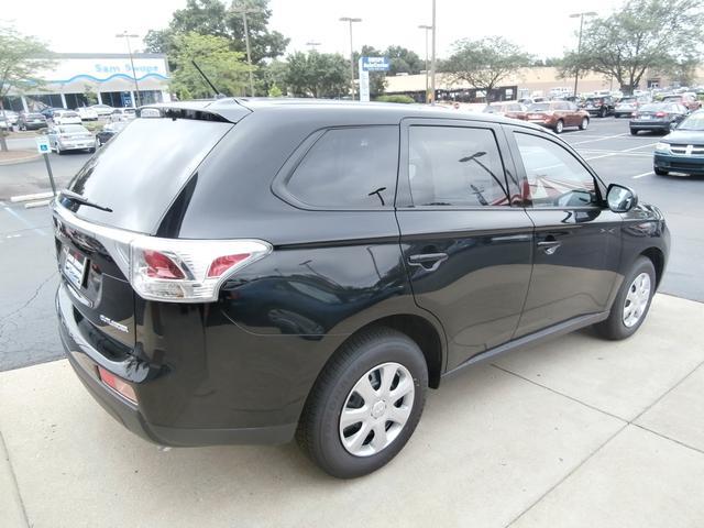 2014 Mitsubishi Unspecified LW2