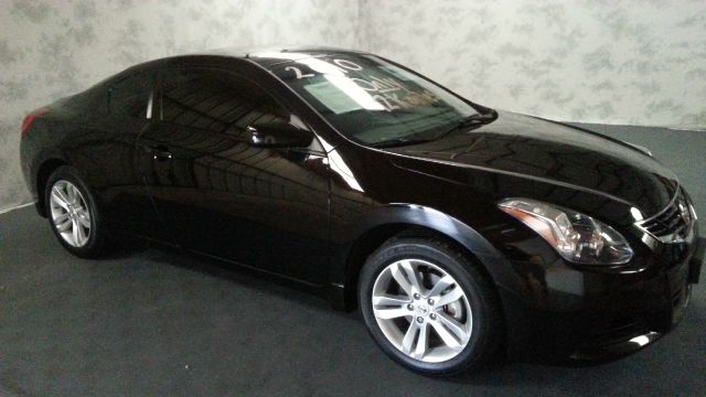 2010 Nissan ALTIMA COUP 2.5 AWD SUV