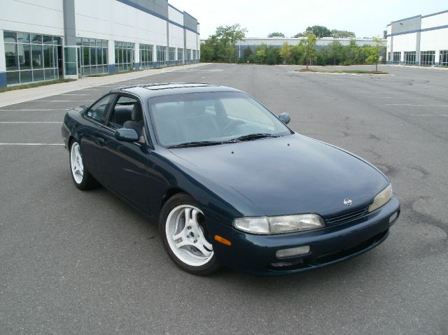 1995 Nissan 240SX 4dr Sdn SL Auto Sedan