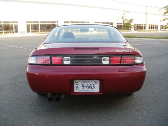 1996 Nissan 240SX 4dr Sdn SL Auto Sedan