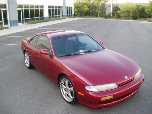 1996 Nissan 240SX 4dr Sdn SL Auto Sedan