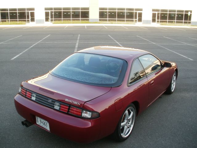 1996 Nissan 240SX 4dr Sdn SL Auto Sedan