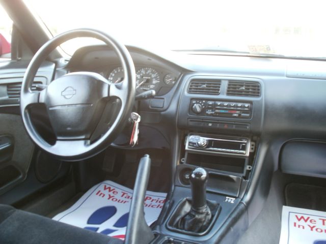 1996 Nissan 240SX 4dr Sdn SL Auto Sedan