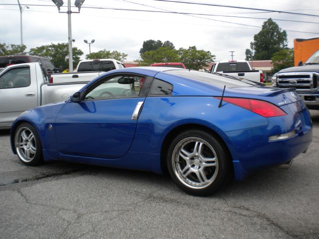 2004 Nissan 350Z 5DR 7-pass VAN I4 FWD