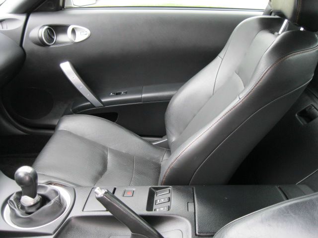 2004 Nissan 350Z Base