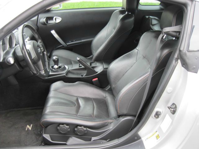 2004 Nissan 350Z Base