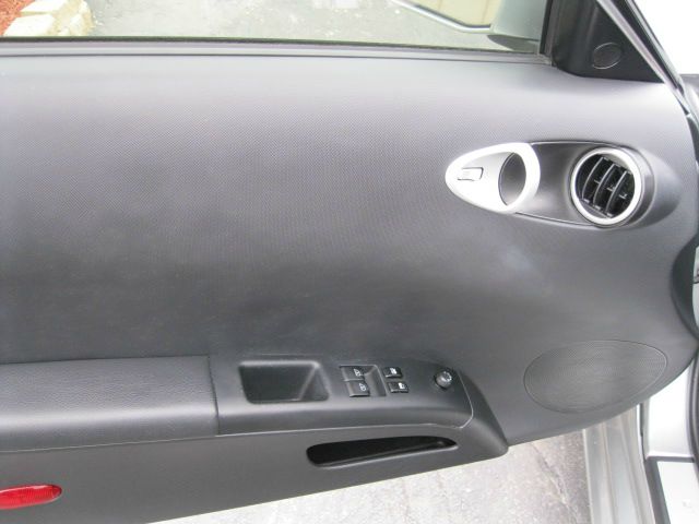 2004 Nissan 350Z Base