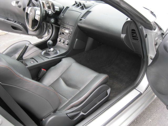 2004 Nissan 350Z Base
