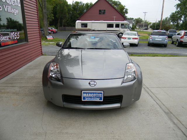 2004 Nissan 350Z 5dr 7-pass Van V6 LE FWD