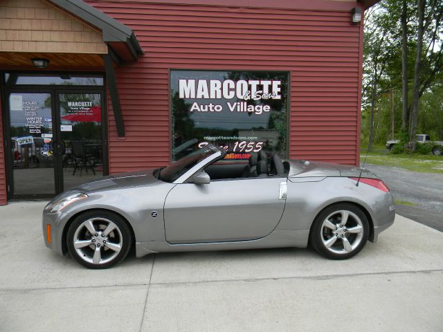 2004 Nissan 350Z 5dr 7-pass Van V6 LE FWD