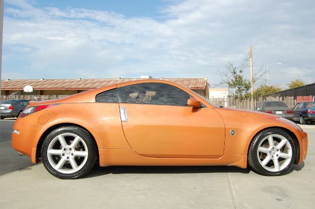 2004 Nissan 350Z 5DR 7-pass VAN I4 FWD