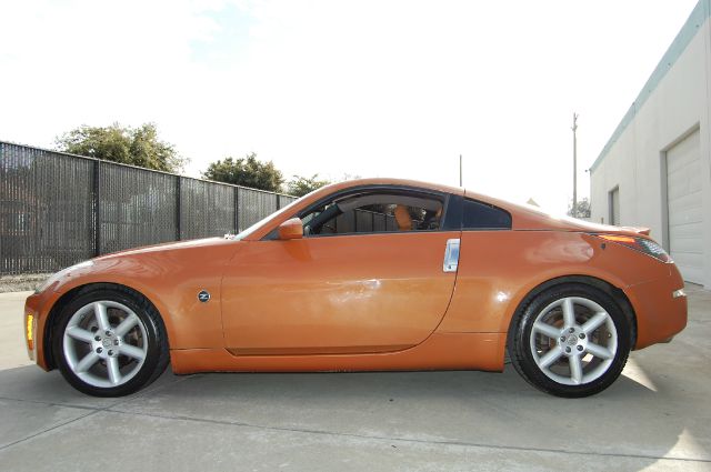 2004 Nissan 350Z 5DR 7-pass VAN I4 FWD