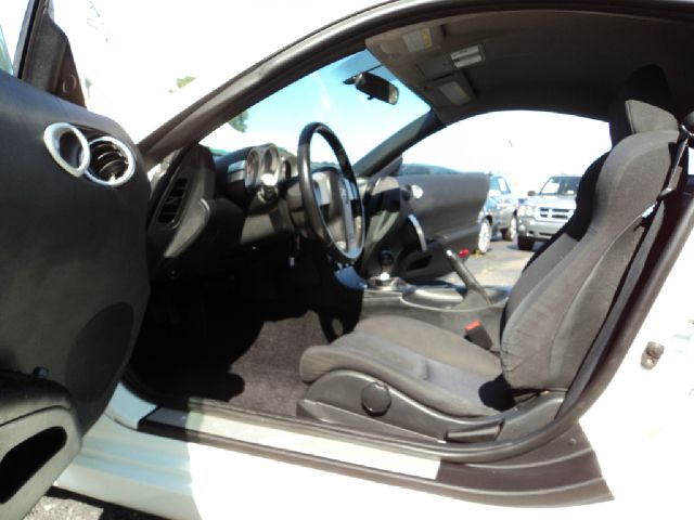 2004 Nissan 350Z 450H Sedan 4D