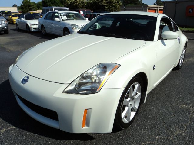 2004 Nissan 350Z 450H Sedan 4D