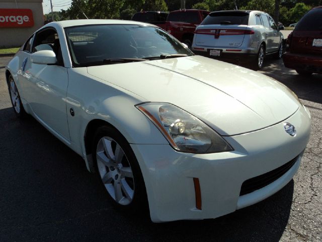 2004 Nissan 350Z 450H Sedan 4D