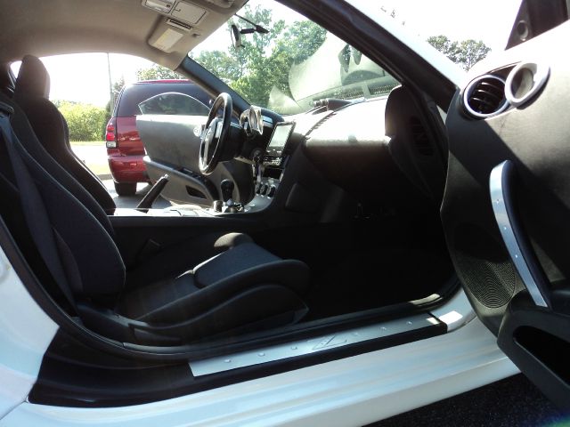 2004 Nissan 350Z 450H Sedan 4D