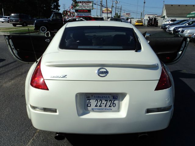 2004 Nissan 350Z 450H Sedan 4D