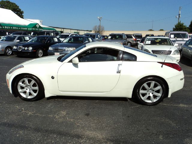 2004 Nissan 350Z 450H Sedan 4D